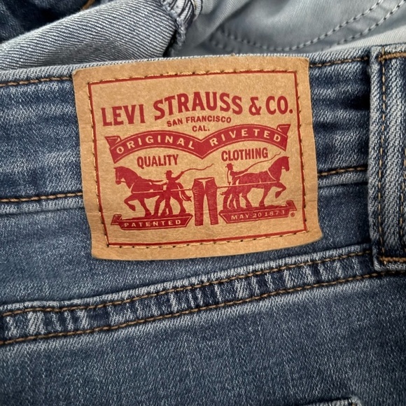 Levi’s 721 High Rise Skinny Jeans Size 32 Medium Wash Women's High Rise Jeans - Picture 7 of 16